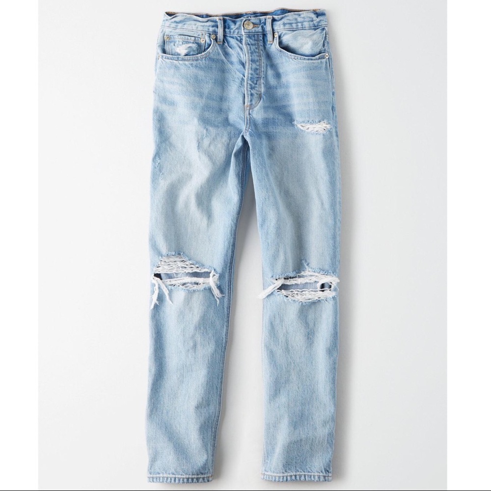 AEO 90’s ripped boyfriend jeans. Size 4.